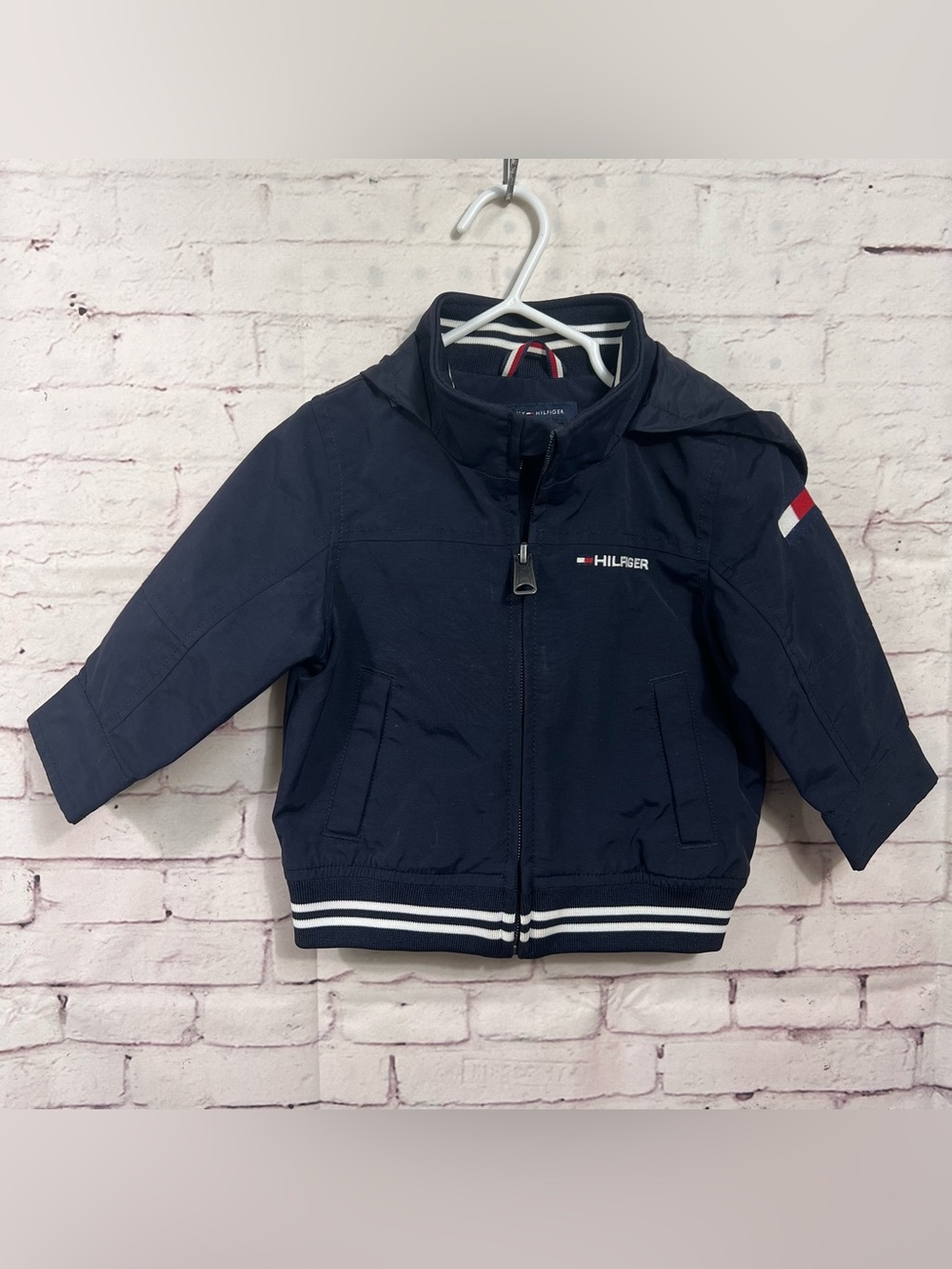 Tommy Hilfiger Baby Boy Navy Hooded Windbreaker Jacket NWT Size 6-9 Months